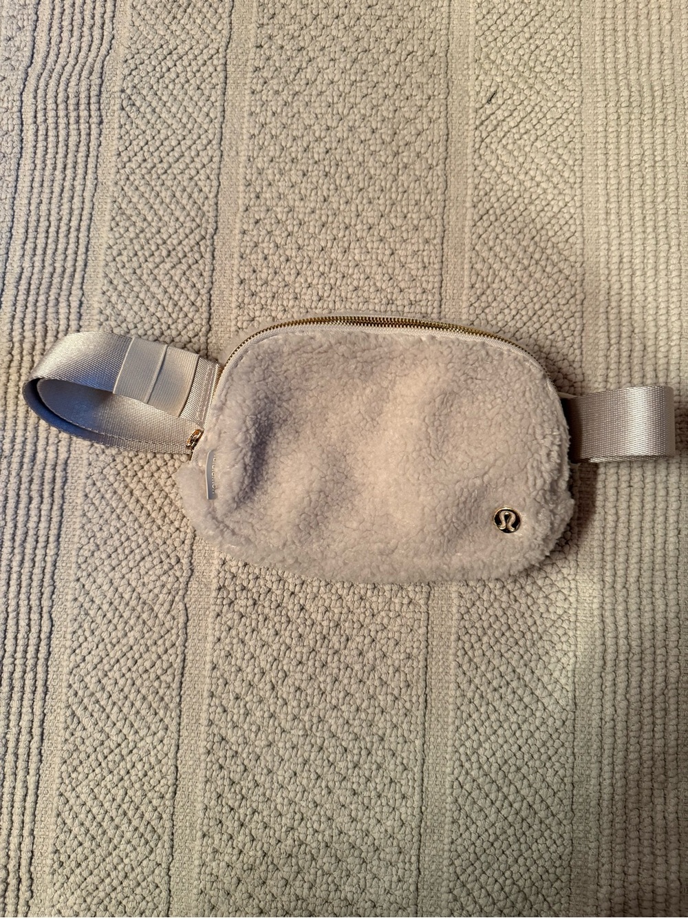 Lululemon Sherpa Belt Bag in Light Beige
